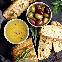 Serviette Brot und Oliven